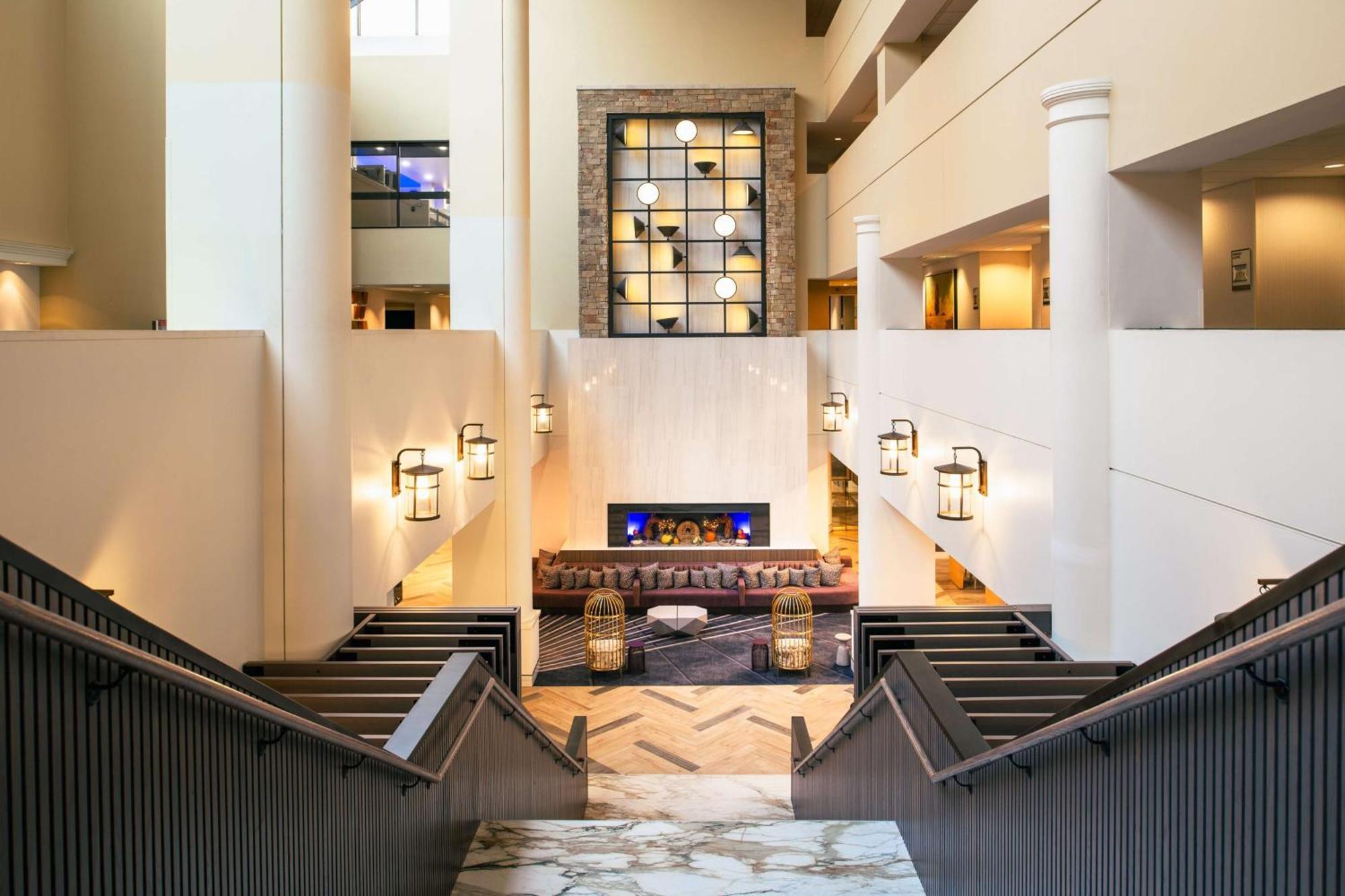 Hilton Lexington Downtown Hotel Exterior photo